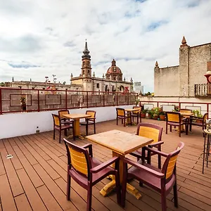 Hotel Itza Hotal & Cafe